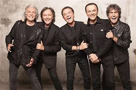 His music style is mainly ballads and pop with lyrics in italian. Riccardo Fogli Dopo I Pooh Solo Grandi Storie Di Tutti I Giorni
