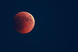 El eclipse que fue catalogado como super luna roja y es espectáculo que solo ocurre cada diez años. Superluna De Sangre Sera La Ultima Hasta 2021