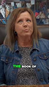 In this week's Encore Episode of The Professional Noticer, Andy hosts  author Peter Grainger–creator of the bestselling series of crime novels…DC  Smith Investigations. Tune in to hear Peter share details about the