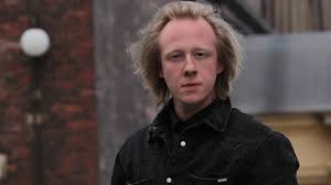 Je součástí komediální improvizační show tři tygři. Stepan Kozub Pri Hrani Zaporaku Musim Balancovat Abych Si Neublizil Idnes Cz