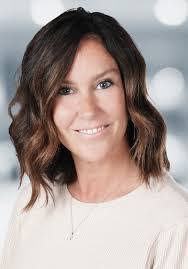 Lindsey Dewitt's Instagram, Twitter & Facebook