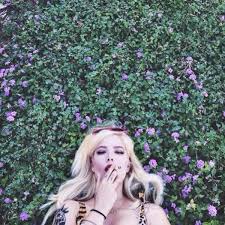 27, the superstar singer took to her instagram to announce that she's expecting a baby with screenwriter alev aydin. Photos And Videos By Baby H Halsey Halsey Ashley Celebrities