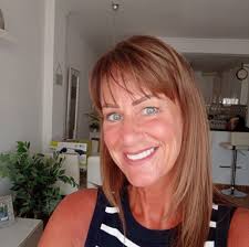 We are staying in the Stella Maris from the 6th September any good bars and  restaurants close by. Thanks