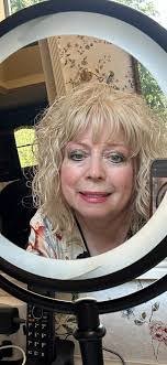 Michelle Odle's Instagram, Twitter & Facebook