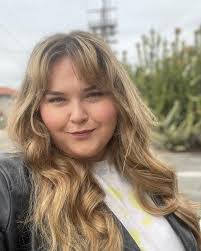 Mae Harrington's Instagram, Twitter & Facebook