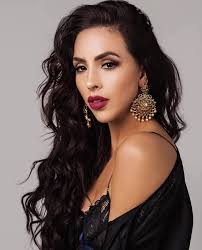 Kara Granger's Instagram, Twitter & Facebook