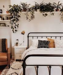 60 Ideas For Filling The Empty Space Above Your Bed Small Apartment Bedrooms Remodel Bedroom Small Bedroom Decor