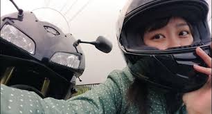 かっこいいバイク女子 国友愛佳さん honda cbr600rr 11月2日バイク女子 放送局 ガールズバイカー ヘルメット 車 バイク モーターサイクル オートバイ バイカー 女性ライダー 美女ライダー 女性バイカー helmet b 女性ライダー