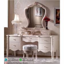 Cermin ukir dinding, jual cermin hias ruang tamu, jual mirror ukir, jual mirror hias, jual bingkai, harga meja rias, pigura unik, meja rias, meja rias murah, cermin kayu jati, bingkai kayu, harga meja rias murah, cermin ukir jepara, ukiran jepara, cermin ukir, harga cermin berdiri, katalog matahari, jual pigura murah, jual cermin dinding, harga kaca cermin, harga cermin jati ukir, bingkai. Meja Rias Klasik Terbaru Wollian Meja Rias Klasik Furniture Klasik Jepara