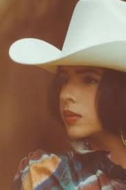 They leaked photos of Angela Aguilar very affectionate with the composer  Gussy Lau, 15 years older - Infobae