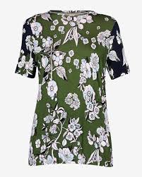 16,000+ vectors, stock photos & psd files. Tee Shirt Fleuri Bicolore Vert Hauts Et T Shirts Ted Baker Fr Vetements De Createur Vetements Promotion Vetement