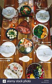 Pin By Renee Lori On Rozhdestvo Christmas Dinner Table Christmas Dinner Christmas Pudding