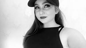 sarah dennett (@srhdennett)