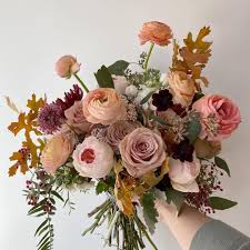 Feb 07, 2020 · at this colorful california wedding, florist kathleen deery surprised the bride with two bouquets to choose from. 50 Stunning Fall Wedding Bouquets Dream It Wedding