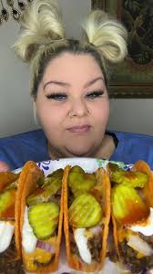 Enjoying Cilla Pie Mukbang: A Delicious Food Experience