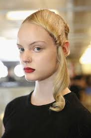 Explore popular side part cuts with shine! 1920s Hairstyles 22 Best Glamorous To Try Now In 2019