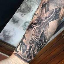 Clasicos Disenos De Tatuajes De Jesus En La Cruz Tatuaje De Jesus La Cruz De Jesus Tatuaje De Cristo En cuanto a las creencias religiosas suele representar la cruz de cristo (donde fue crucificado para después resucitar). tatuajes de jesus en la cruz