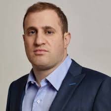 In a recently filed lawsuit, Naplea-based consulting firm Genesis Project  Management is accusing social media influencer @gianlucavacchi and his  company GV Development Group of stiffing him out of $1.7 million in fees.