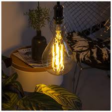 L'ampoule à filament produit une lumière douce et ambrée qui crée une ambiance chaleureuse dans une maison. Ampoule Led Deco Goutte Giant Xxl Culot E27 Lumiere Blanc Chaud