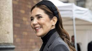 Se billedet: Dronning Mary spottet på forreste række i Rom