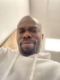 Happy smile for a happy Friday. Have a superb weekend, to all of you.