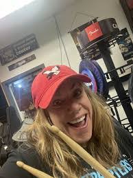 Waymond Gardner's Instagram, Twitter & Facebook