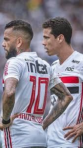 Discuta os assuntos ligados ao spfc e a futebol (incluindo seleção brasileira) que não sejam temas dos demais grupos de discussão. Pin De Hung Nguyá»…n Em Spfc Sao Paulo Futebol Clube Daniel Alves Spfc