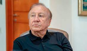 El procurador general de la nación fernando carrillo florez se ensañó con el alcalde de bucaramanga, rodolfo hernandez suarez, y buscó sacarlo de la contienda regional de santander que pretende apartarlo de. Rodolfo Hernandez Alcalde De Bucaramanga A Investigacion Por Grosero La Fm