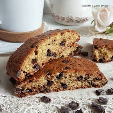 Come preparare dei deliziosi biscotti allo yogurt light con il bimby, facili e veloci, ottimi anche per chi segue diete e per bambini. Biscotti Allo Yogurt Con Gocce Di Cioccolato Cucinare E Come Amare