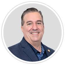 Len Patton's Instagram, Twitter & Facebook