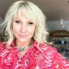 Angie Wyatt's Instagram, Twitter & Facebook