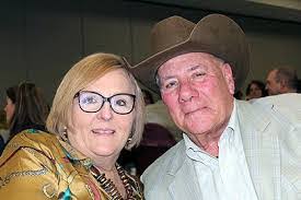 Carol Waldow's Instagram, Twitter & Facebook