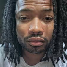 Nearly half of parents admit they're only staying together for the kids.  Would you stay in a relationship just for your child⁉️