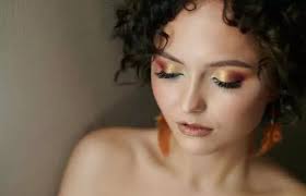 10 Best Makeup Tips To Make Hazel Eyes Pop