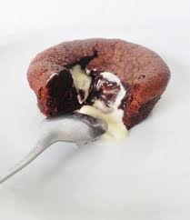 Moelleux Au Chocolat Et Coeur Chocolat Blanc Moelleux Au Chocolat Recette Dessert Chocolat Blanc