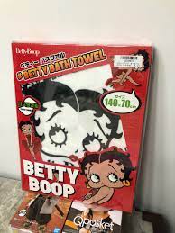 日本直送 全新禮盒裝Betty Boop 140x70cm 貝蒂小姐B色白色毛巾毛布, 傢俬＆家居, 床具浴巾- Carousell