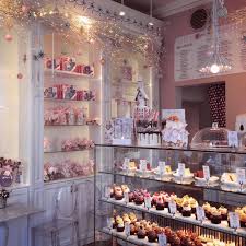Peggy Porschen Meilleurs Gateaux Du Monde Meilleur Gateau Du Monde Design De Boulangerie Design Interieur De Cafe