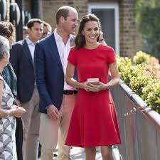 The mother of prince george, princess charlotte and prince louis; The Dress In Red Was Worn By Kate Middleton During Her Visit To Young Minds In London In August 2016 Spotern