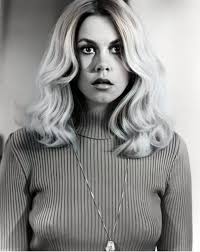 Thirty years ago tonight (5/9/95) Elizabeth Montgomery appeared in her  final TV movie "Deadline for Murder" where she played crime reporter Edna  Buchanan for a second time. In less than two weeks