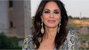 Premio Solidarietà 2024: Un Sestetto di Stelle per Promuovere la  Solidarietà nell'Isola di Vulcano