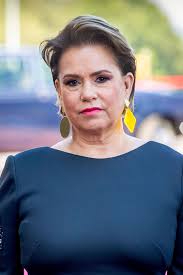 For her documentary afro germany, she traveled through the country to speak with other black germans and to discover their stories of the last 400 years. Grossherzogin Maria Teresa Seitenhieb Gegen Herzogin Meghan Gala De