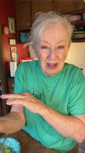 Rosanne Shea's Instagram, Twitter & Facebook