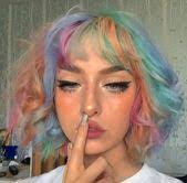 Ella Kolk's Instagram, Twitter & Facebook