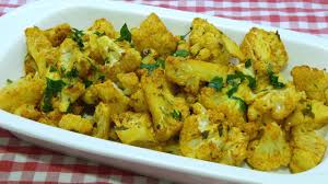 A continuación encontrarás cómo hacerlo de las dos maneras. Como Hacer Una Deliciosa Coliflor Asada Con Especias Youtube