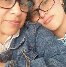 GOBIERNO REGALA 1,500 MASCARILLAS A LA CABECERA DE CHIMALTENANGO. El día de  hoy en la zona 2 de la cabecera de Chimaltenango regalaron 1500 mascarillas  donde el gobernador departamental Juan Carlos Ruwet