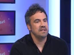 Ça m'a coûté plein de choses…" : Alex Goude se livre sur la naissance de  son enfant issu d'une GPA (VIDÉO)