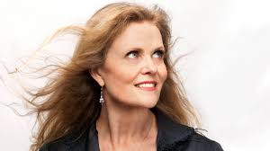 Саттон родился в омахе, небраска , но вырос в милуоки, штат висконсин. Tierney Sutton Tamir Hendelman Cultural Attache