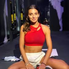 Rossella fiamingo is a cancer and was born in the year of the goat life. Rossella Fiamingo Salary Net Worth Bio Ethnicity Age Networth And Salary
