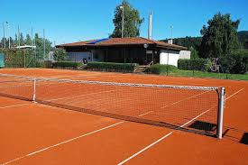 Eine vielzahl von oberflächen kann verwendet werden, um einen tennisplatz mit jeweils eigenen eigenschaften zu erstellen, die. Tennisplatz Tc Maulburg Maulburg Badische Zeitung Ticket