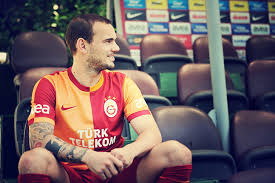 Bu pin'i ve daha fazlasını rumeysa hong ki tarafından oluşturulan galatasaray panosunda bulabilirsiniz. Hd Wallpaper Galatasaray Sk Soccer Turkey Wesley Sneijder Leyla Ile Mecnun Wallpaper Flare